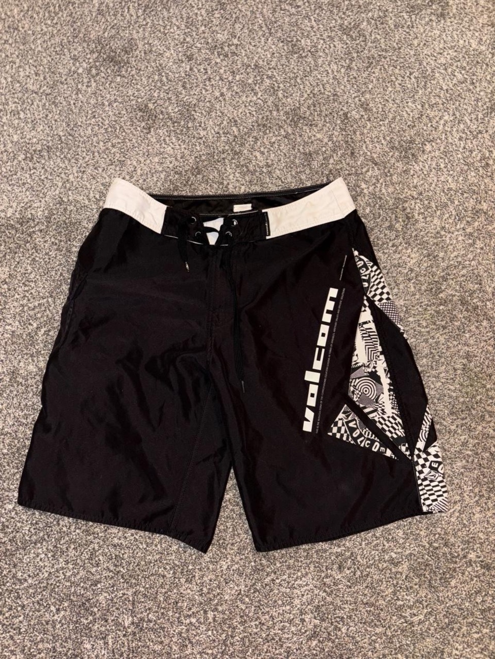 Vintage Y2K Volcom Grunge Skater Board Shorts